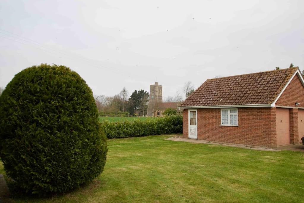 Spacious 5 Bed In The Countryside, Close To Frinton-On-Sea Kirby Cross Exterior photo