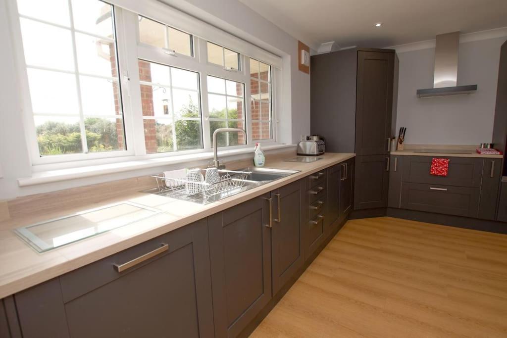 Spacious 5 Bed In The Countryside, Close To Frinton-On-Sea Kirby Cross Exterior photo
