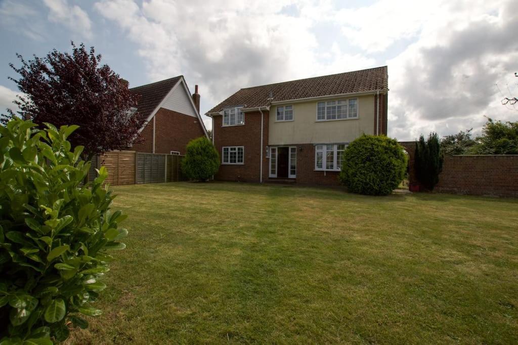 Spacious 5 Bed In The Countryside, Close To Frinton-On-Sea Kirby Cross Exterior photo